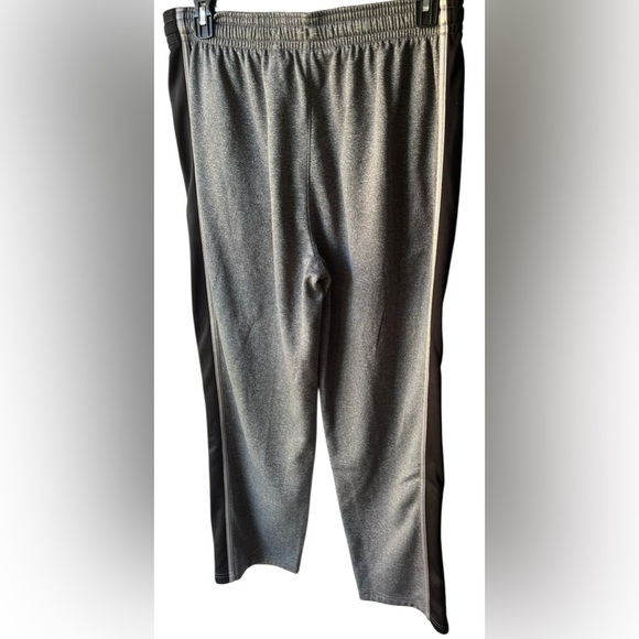 Reebok Grey With Black Stripes Athletic Activewear Pants Size Large - Picture 4 of 5